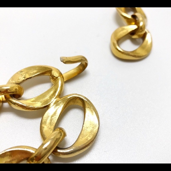 SOLD Authentic vintage Chanel gold chain belt - Picture 4 of 6